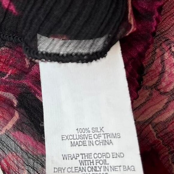 Express Women's Black Burgundy Floral Sheer Beaded Long Bell Sleeve Sz LargeTop - Picture 16 of 16